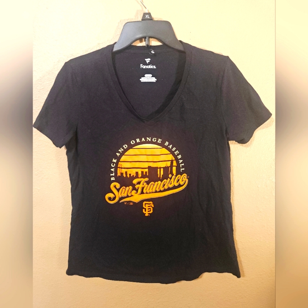Women's Fanatics Black San Francisco Giants  V-Neck T-Shirt Sz MEDIUM